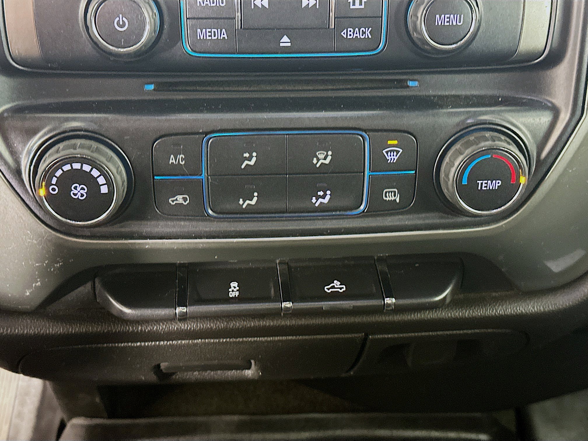 Used 2018 Chevrolet Silverado 1500 LT AWD/4WD image 22