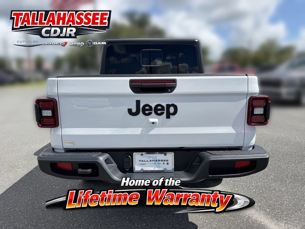 Used 2025 Jeep Gladiator Sport AWD/4WD image 4