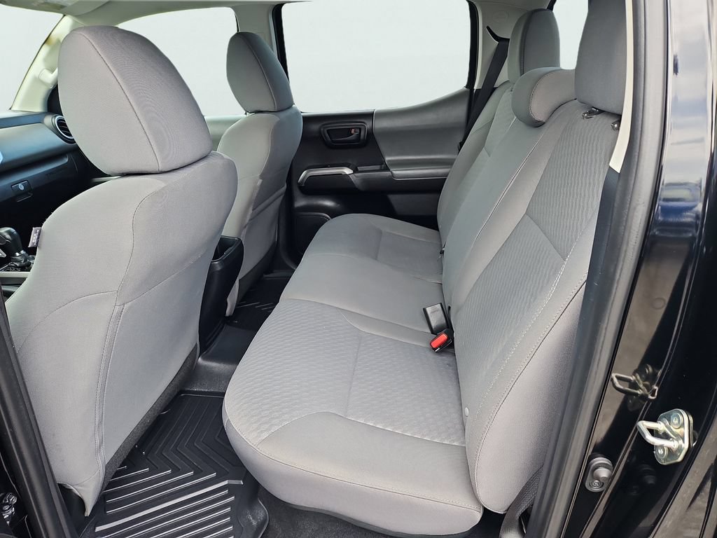 Used 2020 Toyota Tacoma SR5 AWD/4WD image 28