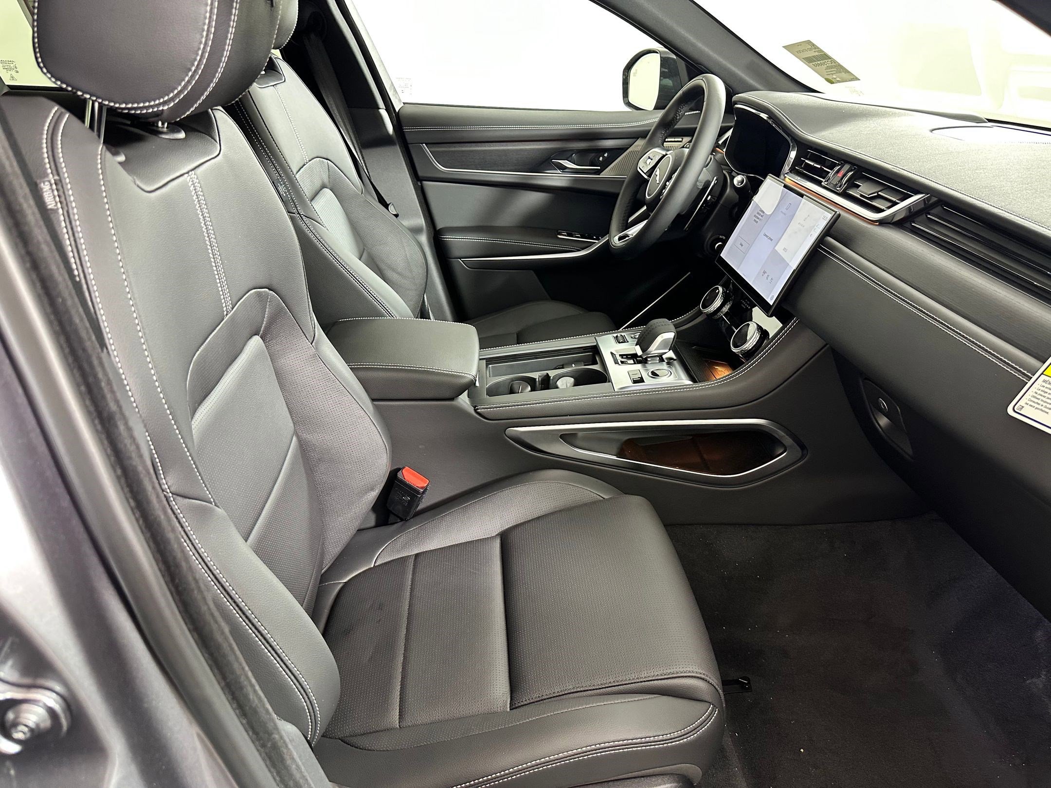 New 2026 Jaguar F-PACE R-Dynamic S image 18