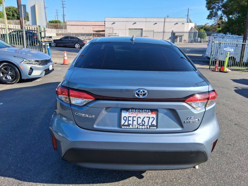 Used 2023 Toyota Corolla LE FWD image 5