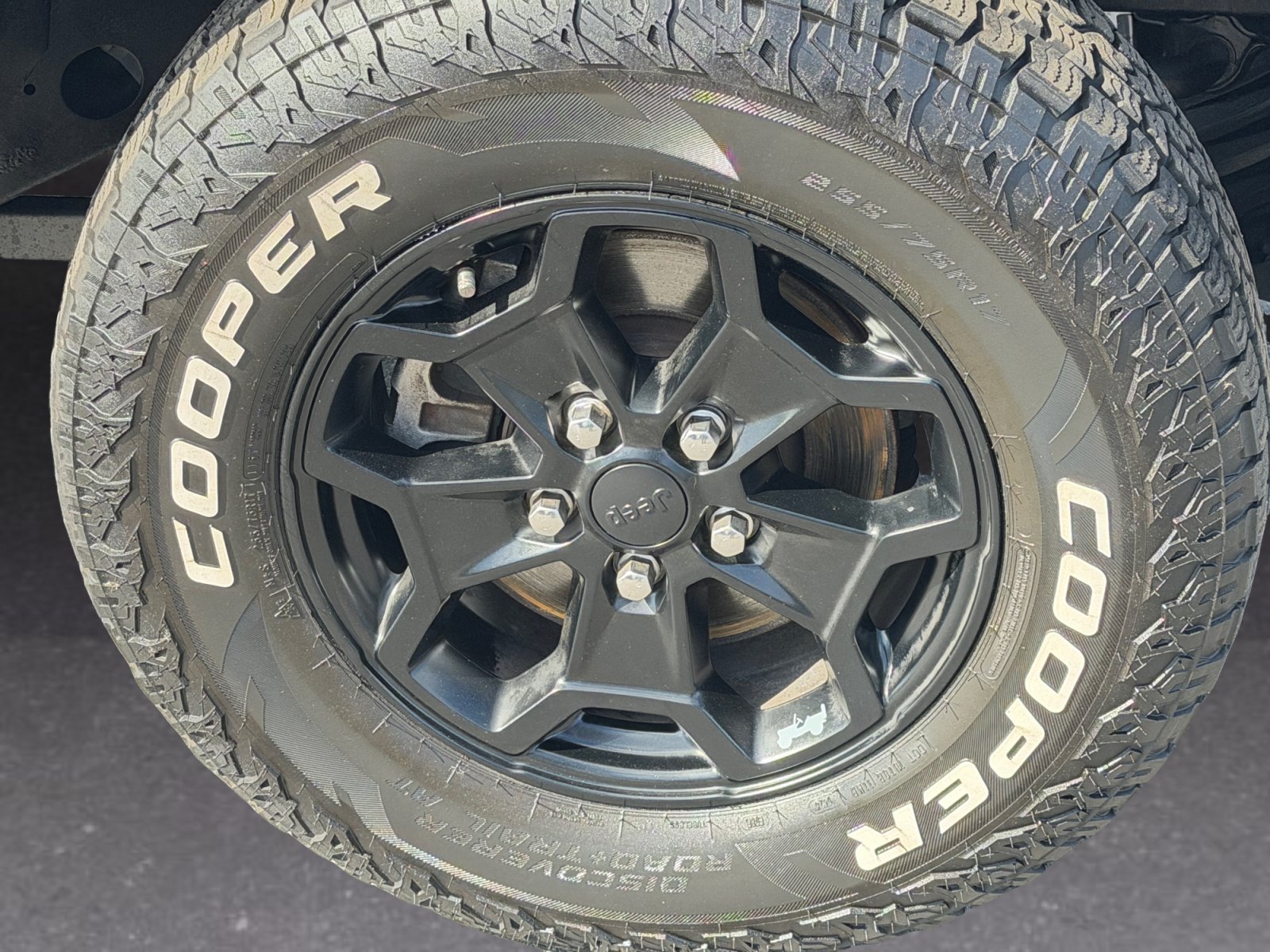 Used 2021 Jeep Gladiator Sport AWD/4WD image 7
