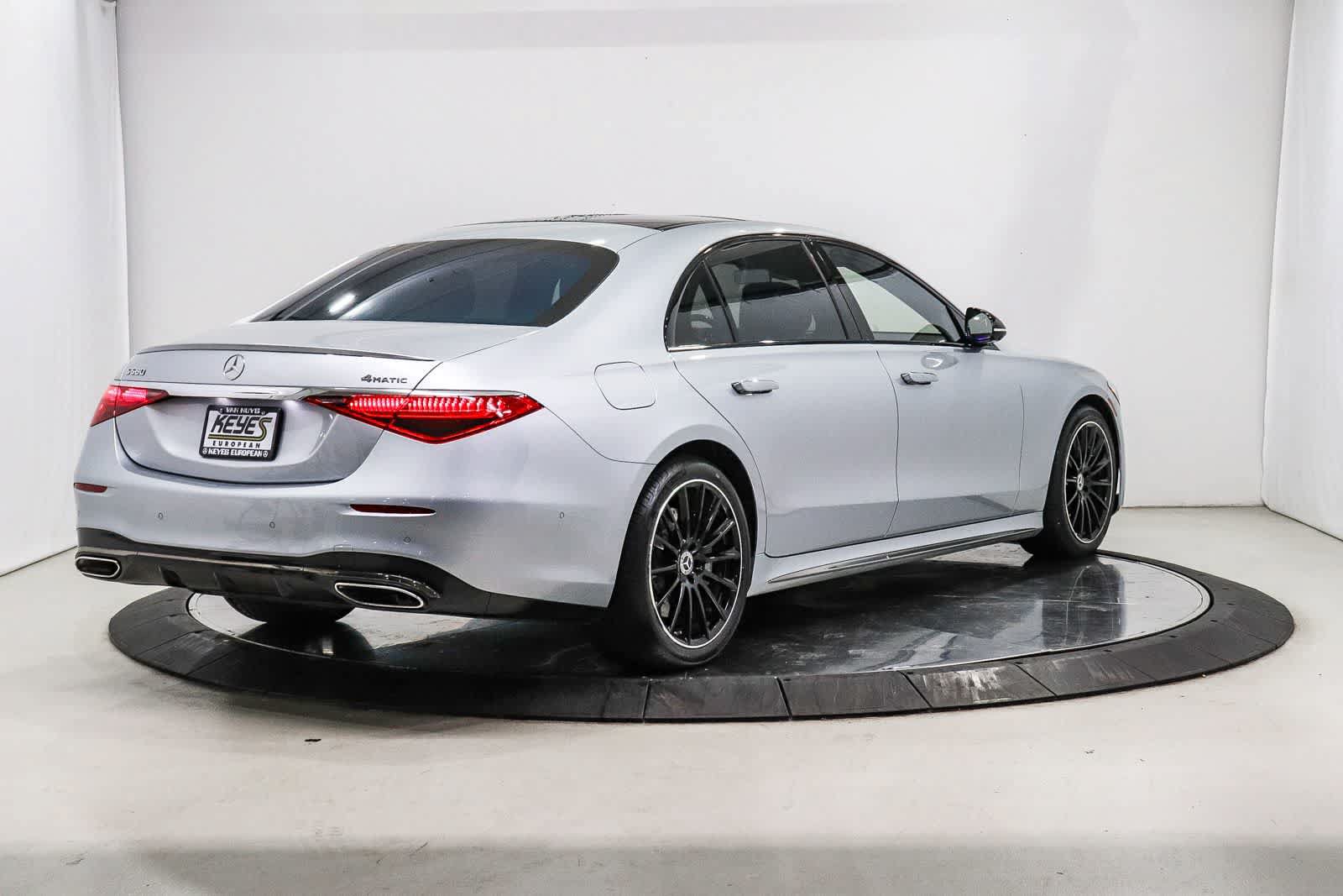 Used 2023 Mercedes-Benz S 580 4MATIC Sedan image 4