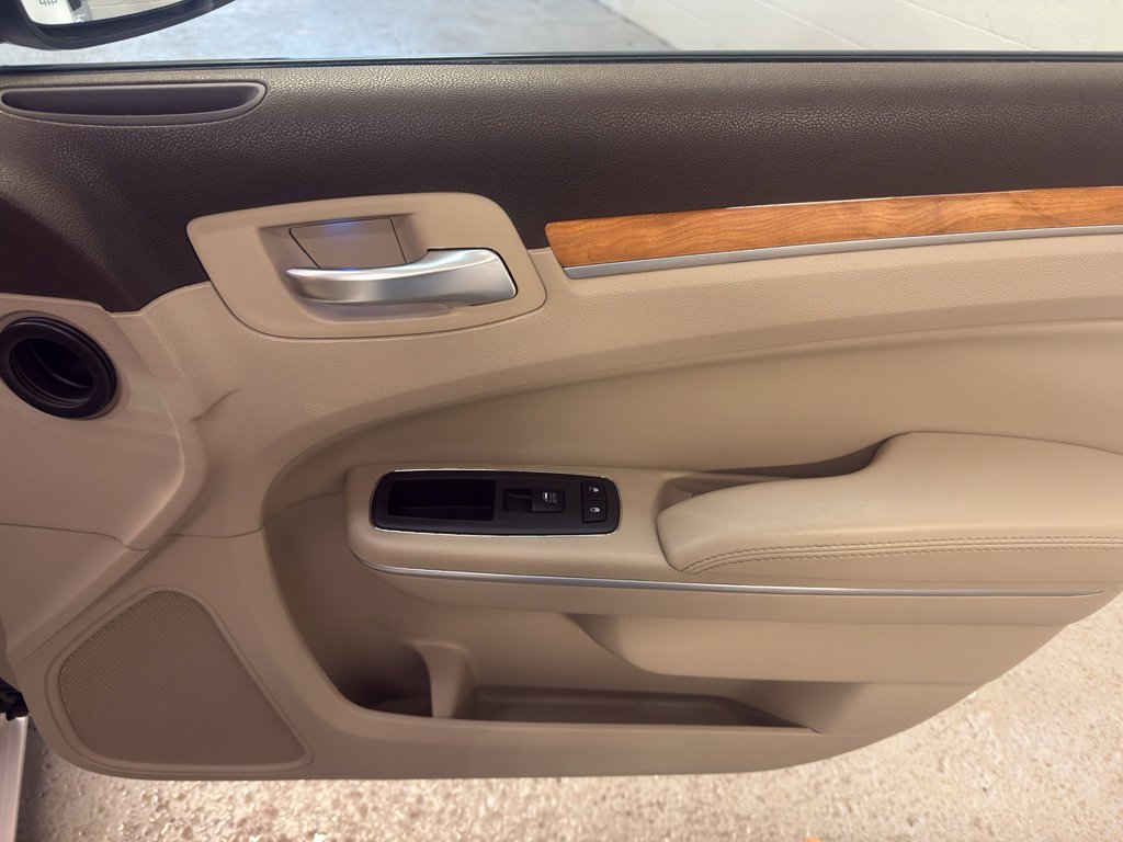 Used 2013 Chrysler 300 C w/ Harman Kardon Audio Group image 21