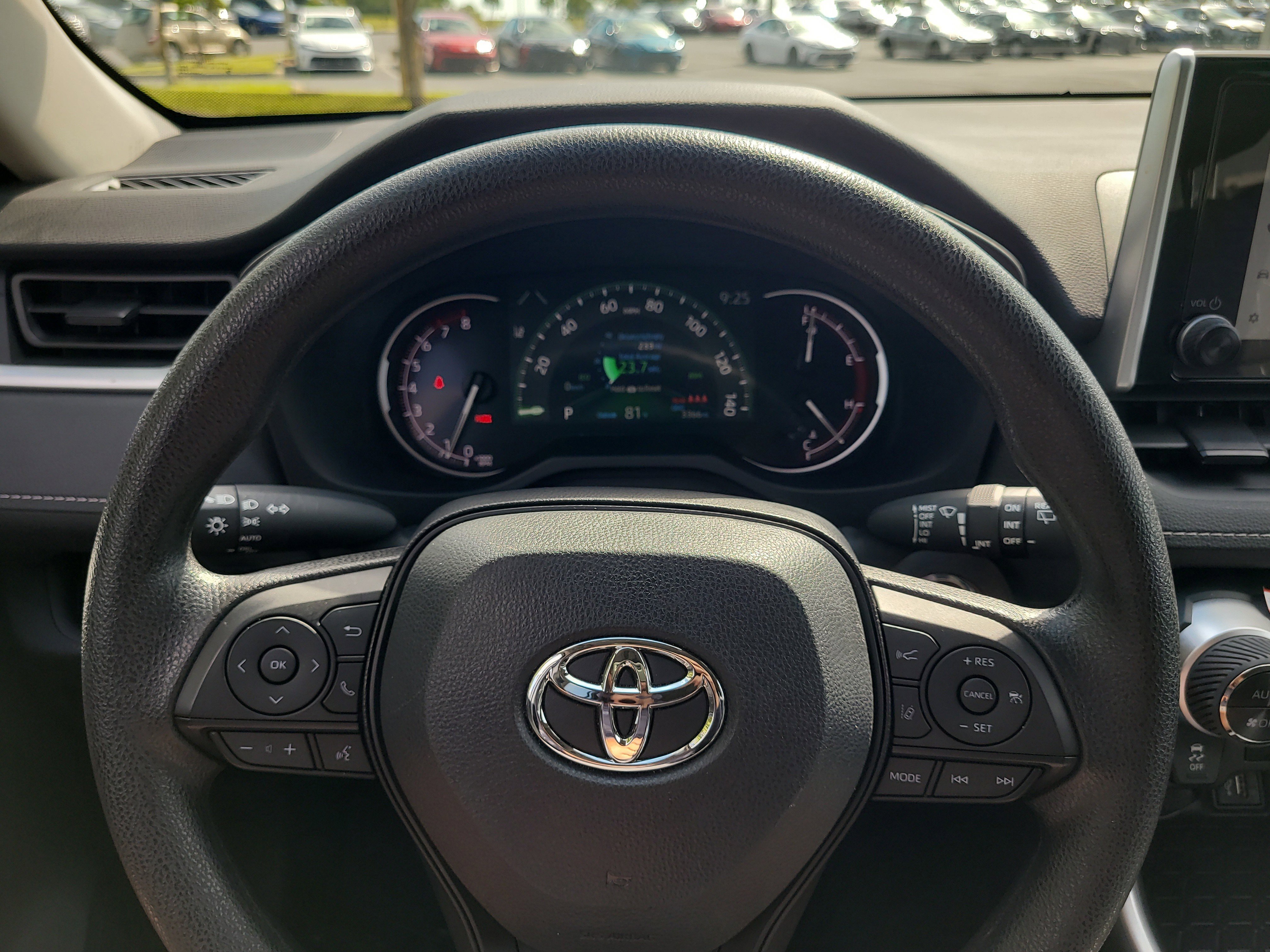 Certified 2025 Toyota RAV4 XLE FWD image 30