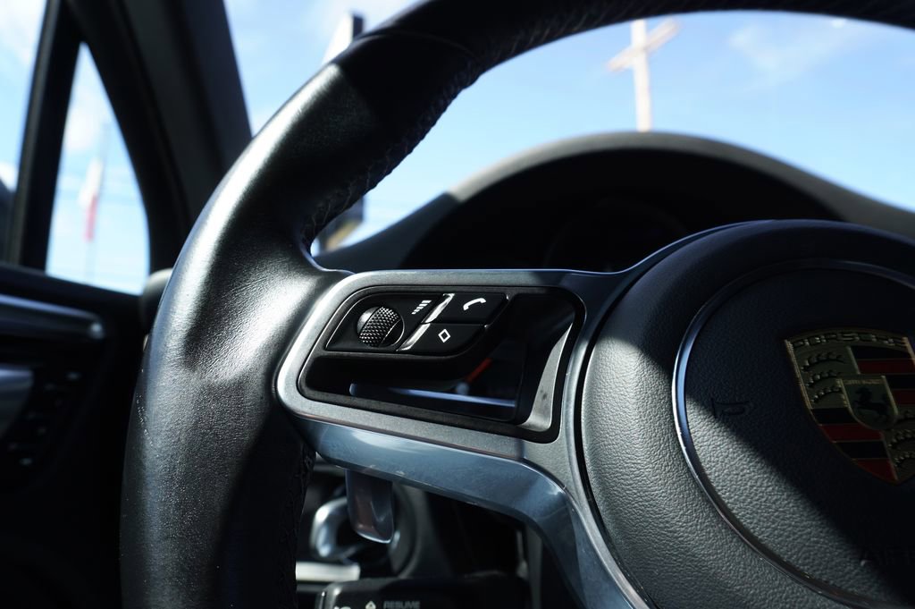 Used 2021 Porsche Macan image 22