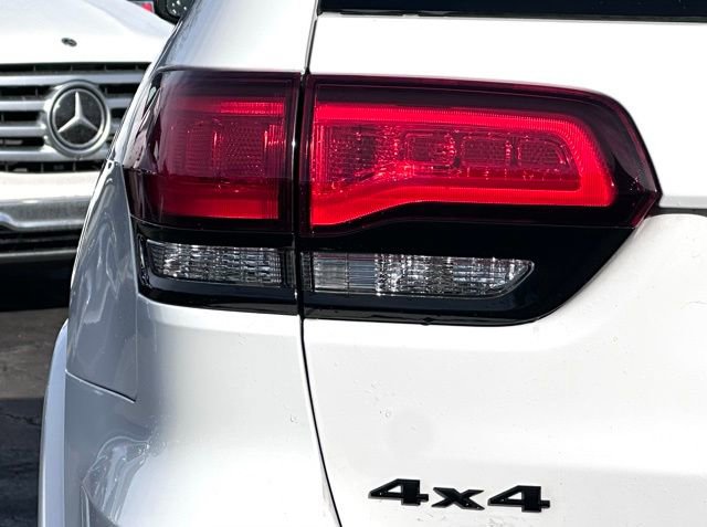 Used 2022 Jeep Grand Cherokee Laredo X image 10