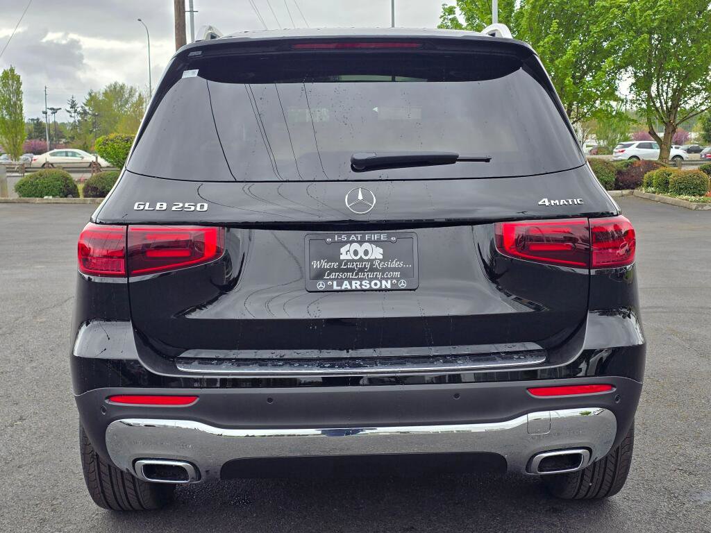New 2026 Mercedes-Benz GLB 250 4MATIC image 5