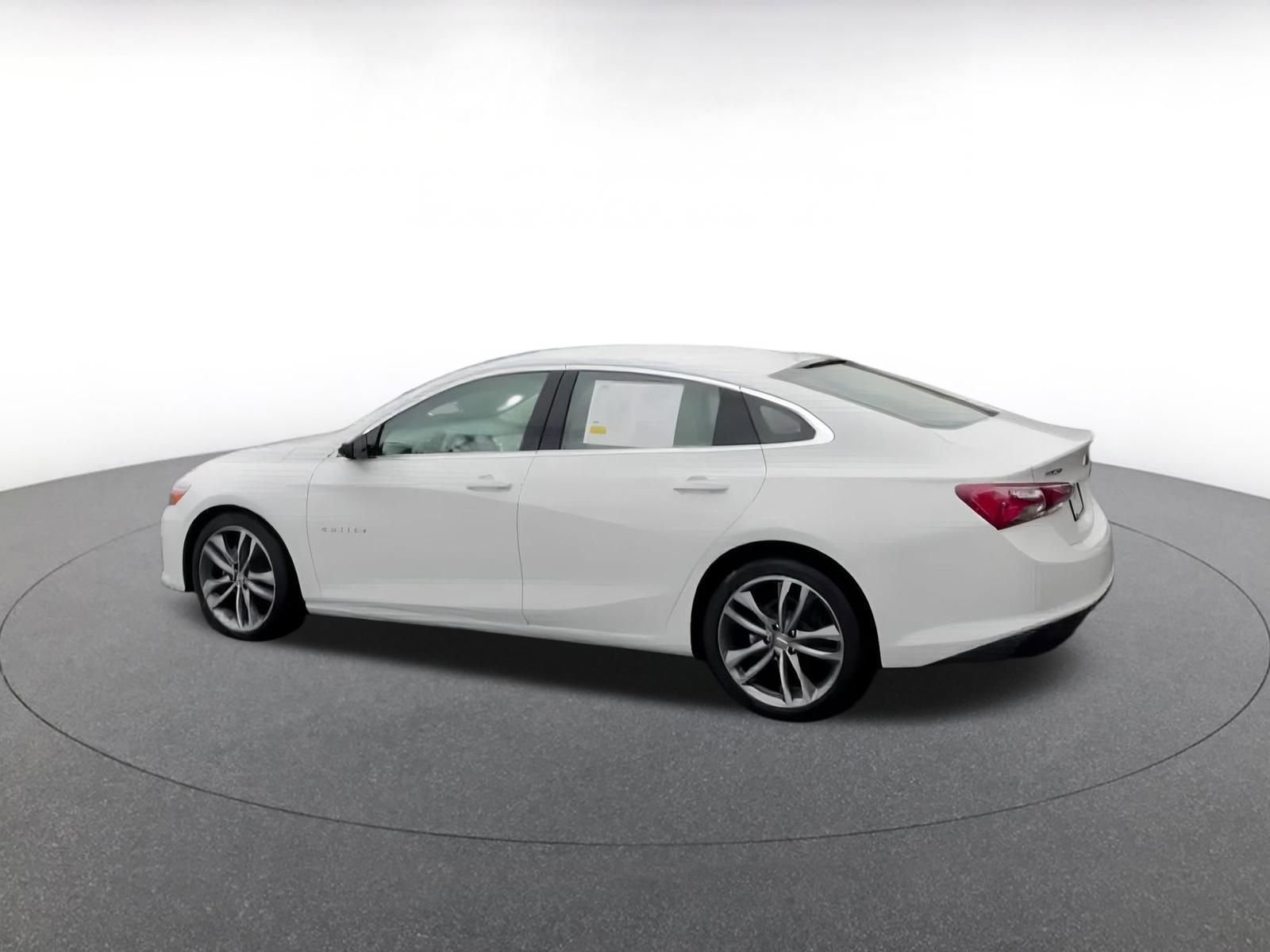 Used 2024 Chevrolet Malibu LT image 11