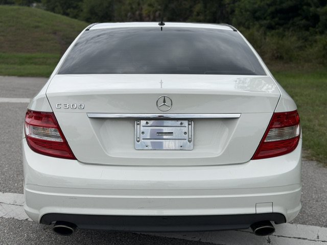 Used 2009 Mercedes-Benz C 300 Sedan image 4