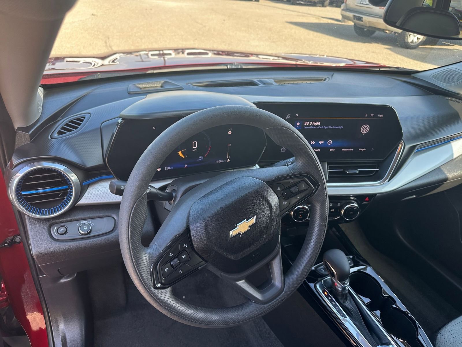 Used 2025 Chevrolet Trax LT image 34