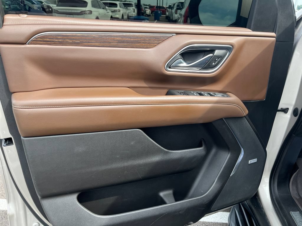 Used 2021 Chevrolet Tahoe High Country AWD/4WD image 11
