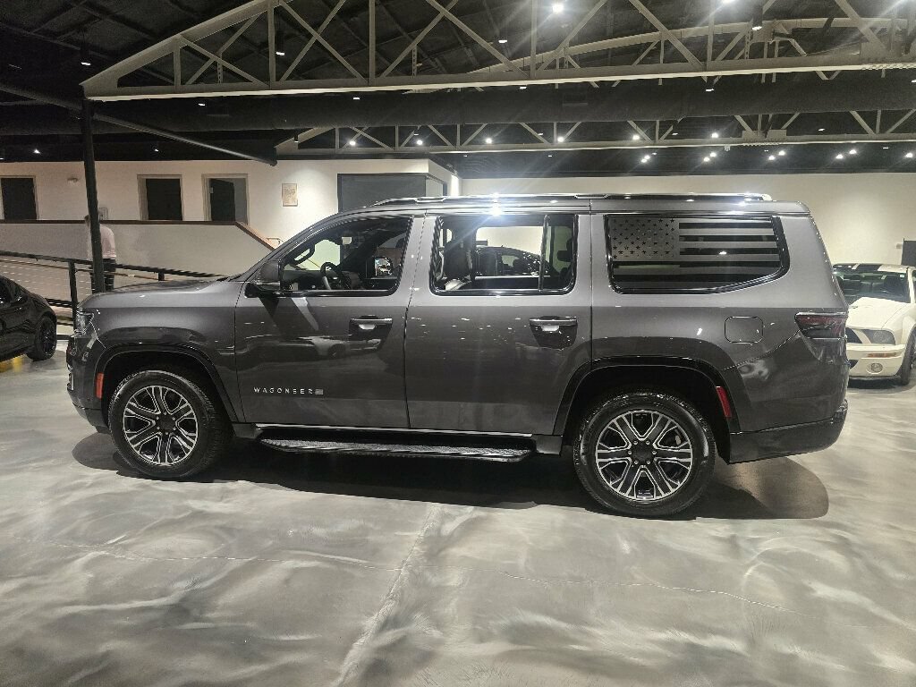 Used 2022 Jeep Wagoneer Series III w/ Flexible Seating Group AWD/4WD image 8