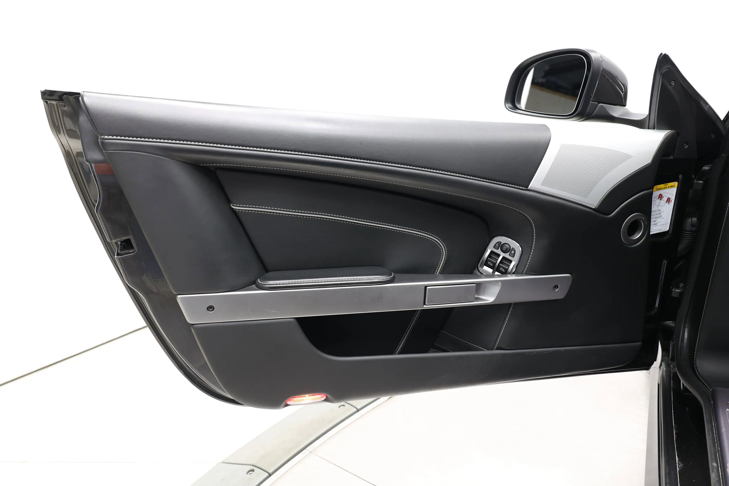 Used 2012 Aston Martin Virage Volante image 10