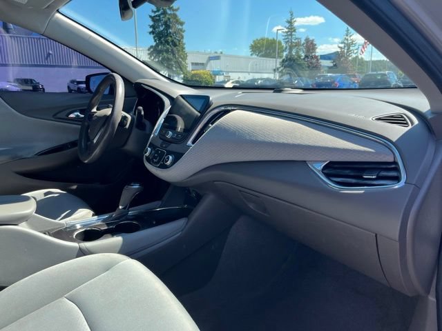 Used 2018 Chevrolet Malibu LT FWD image 12