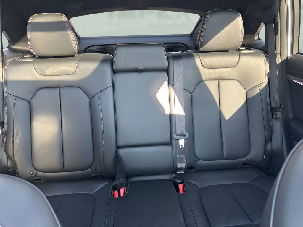 Used 2024 Jeep Wagoneer Launch Edition image 13