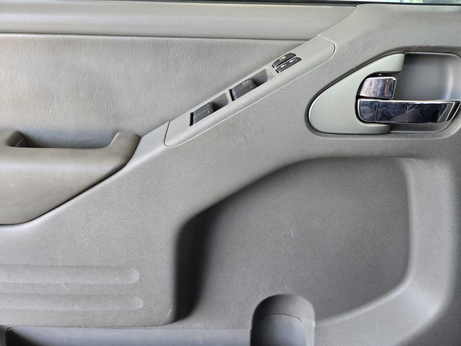 Used 2019 Nissan Frontier SL RWD image 21