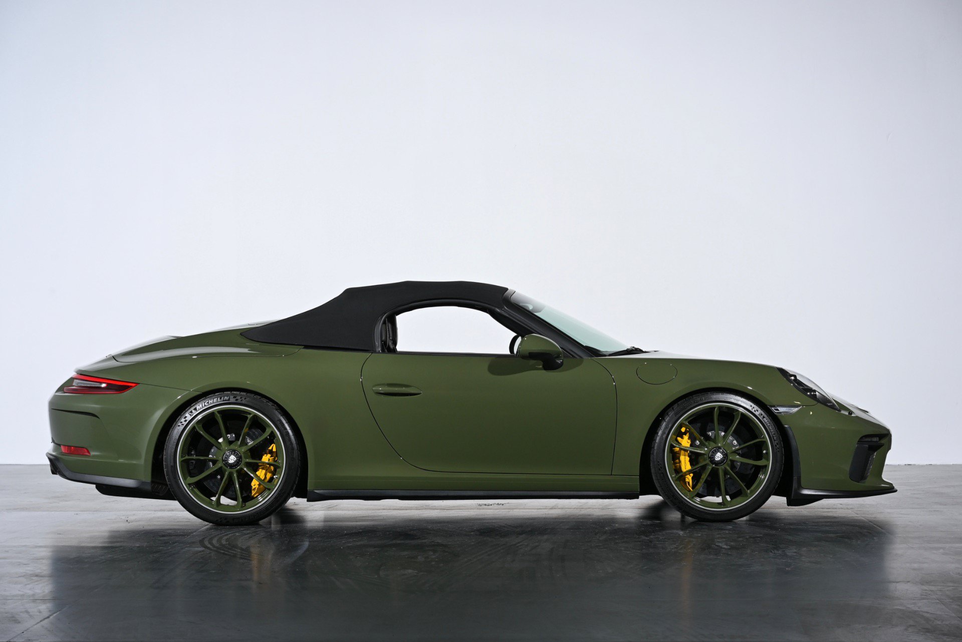 Used 2019 Porsche 911 Speedster RWD image 28