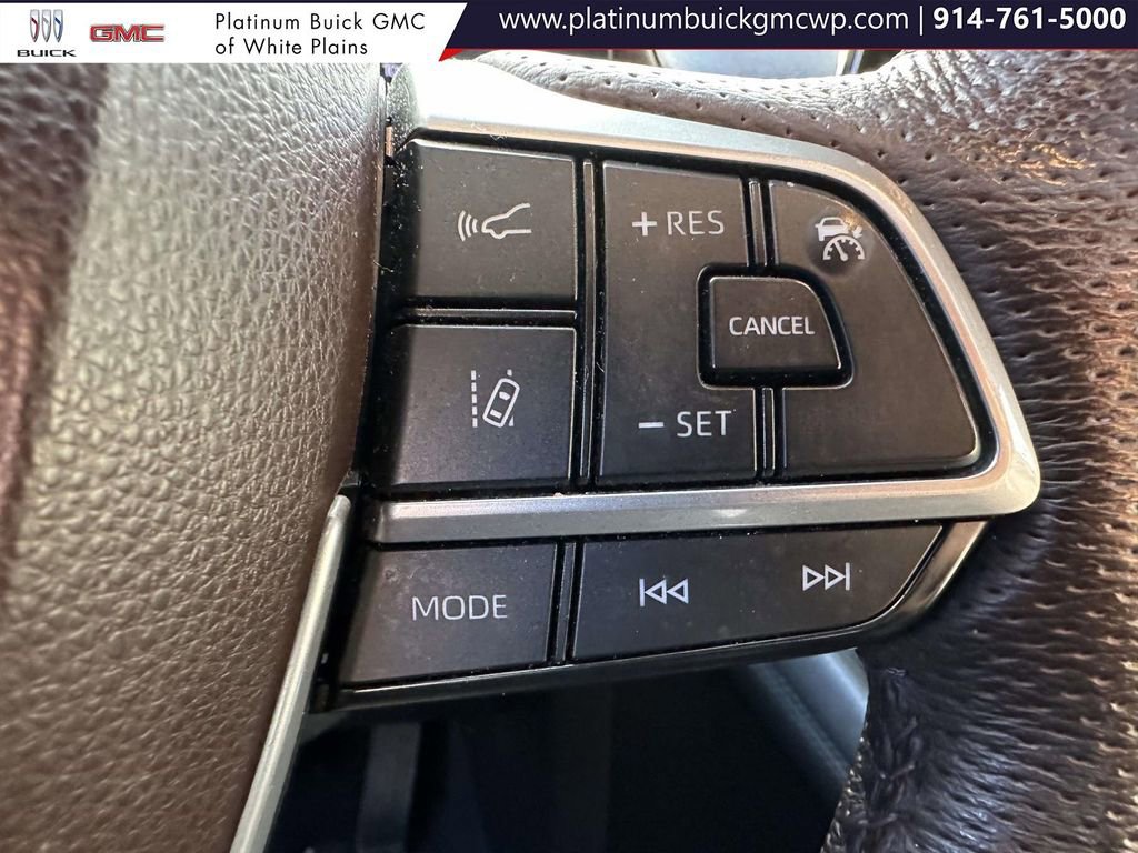 Used 2022 Toyota Sienna Platinum image 36