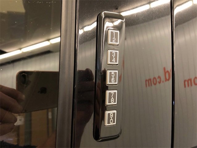 Used 2023 Ford F250 Lariat w/ Lariat Ultimate Package image 13