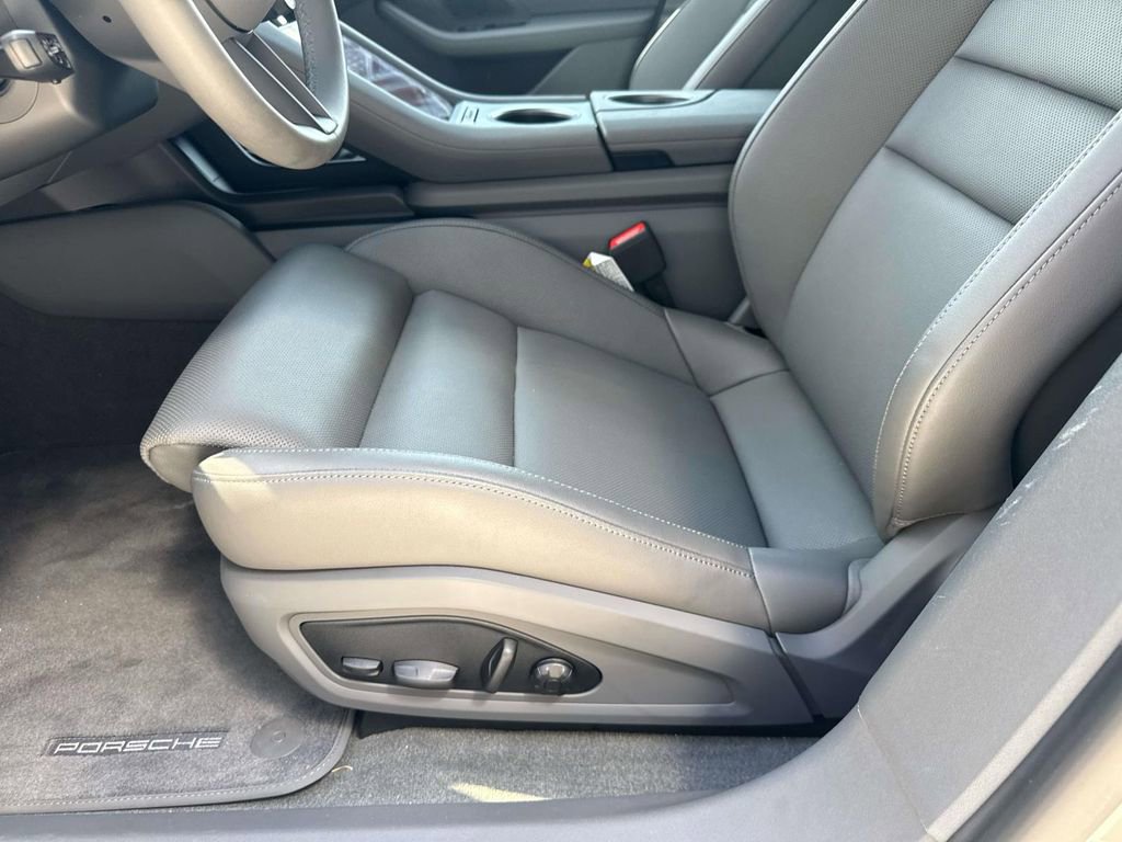 Used 2025 Porsche Taycan 4S image 20