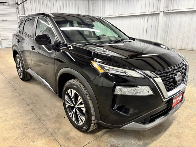 Used 2023 Nissan Rogue SV image 1