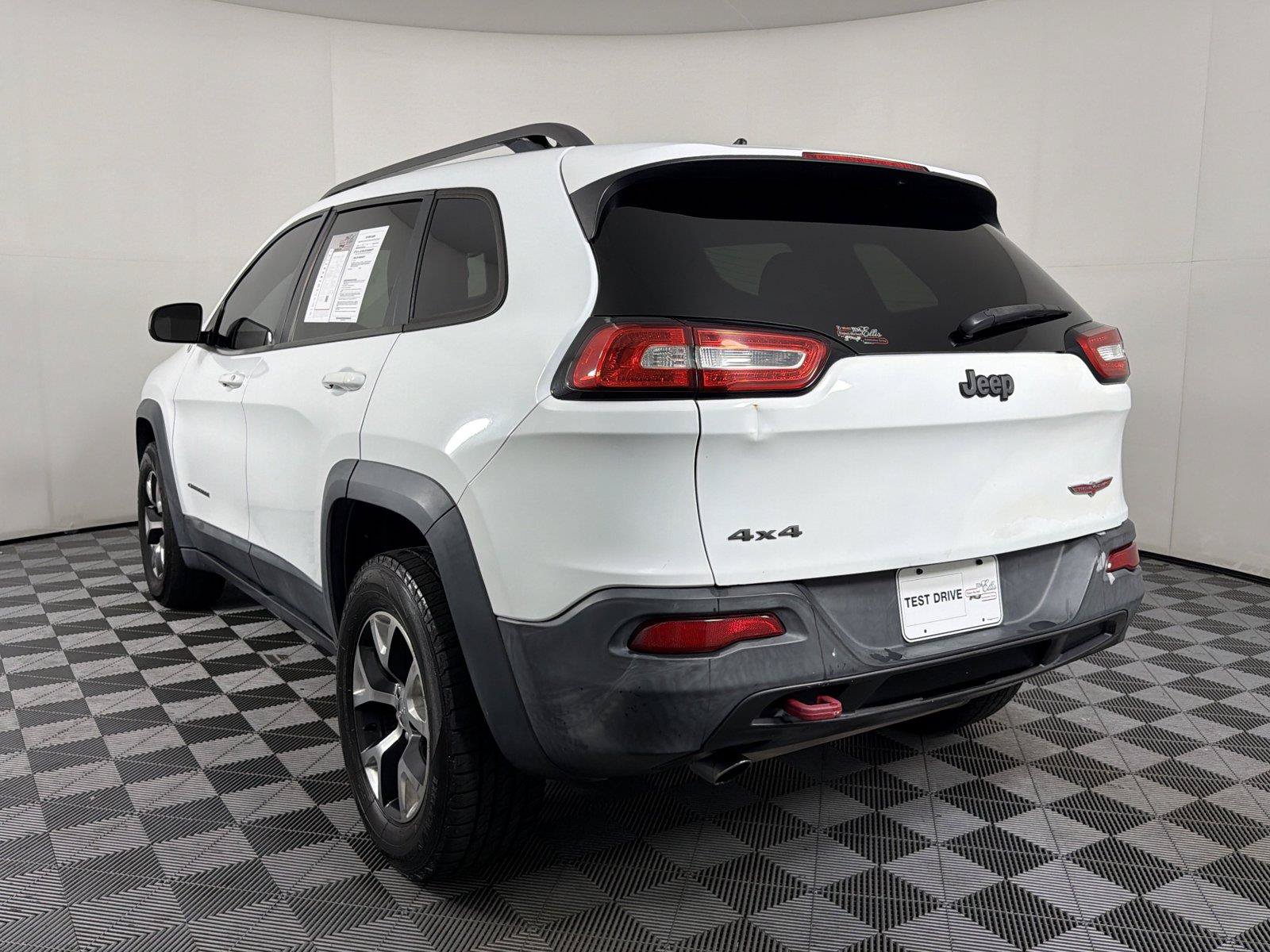 Used 2014 Jeep Cherokee Trailhawk w/ Leather Interior Group AWD/4WD image 4