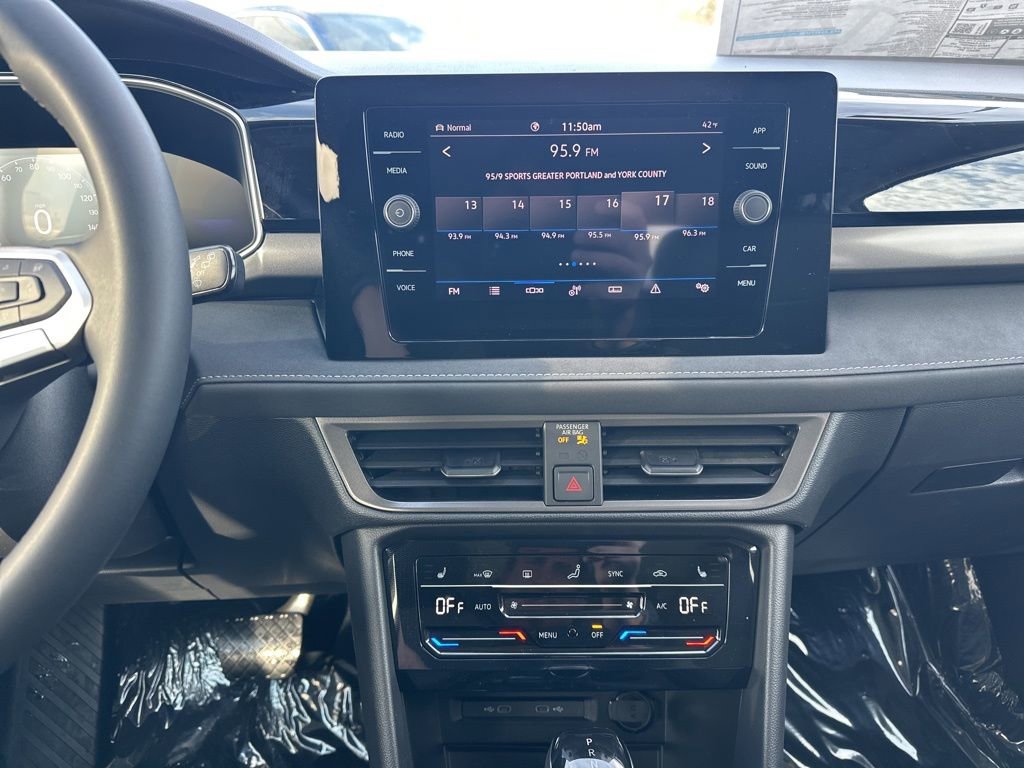 New 2026 Volkswagen Taos SE image 16