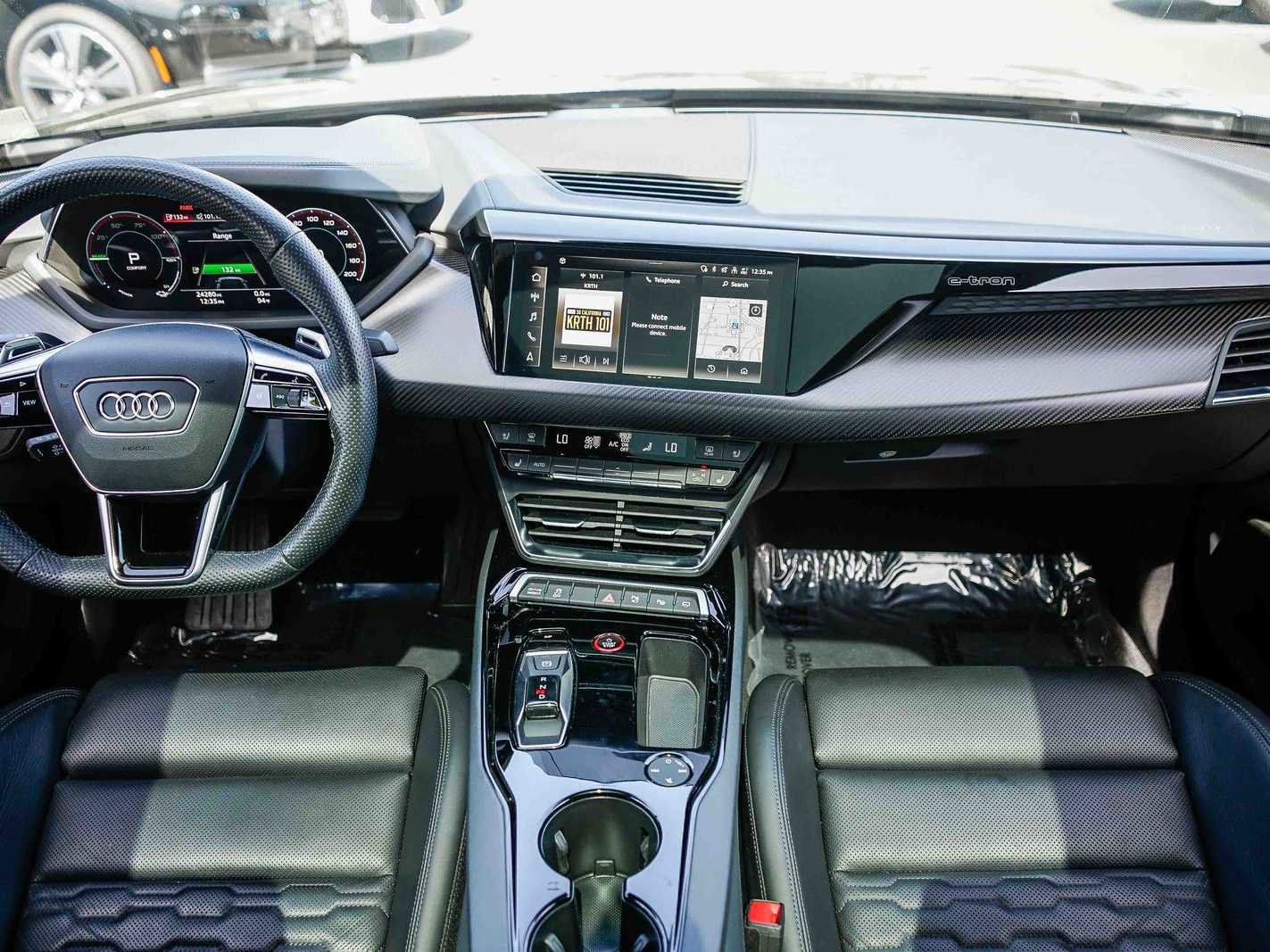 Used 2022 Audi e-tron GT Prestige w/ Prestige Package image 12