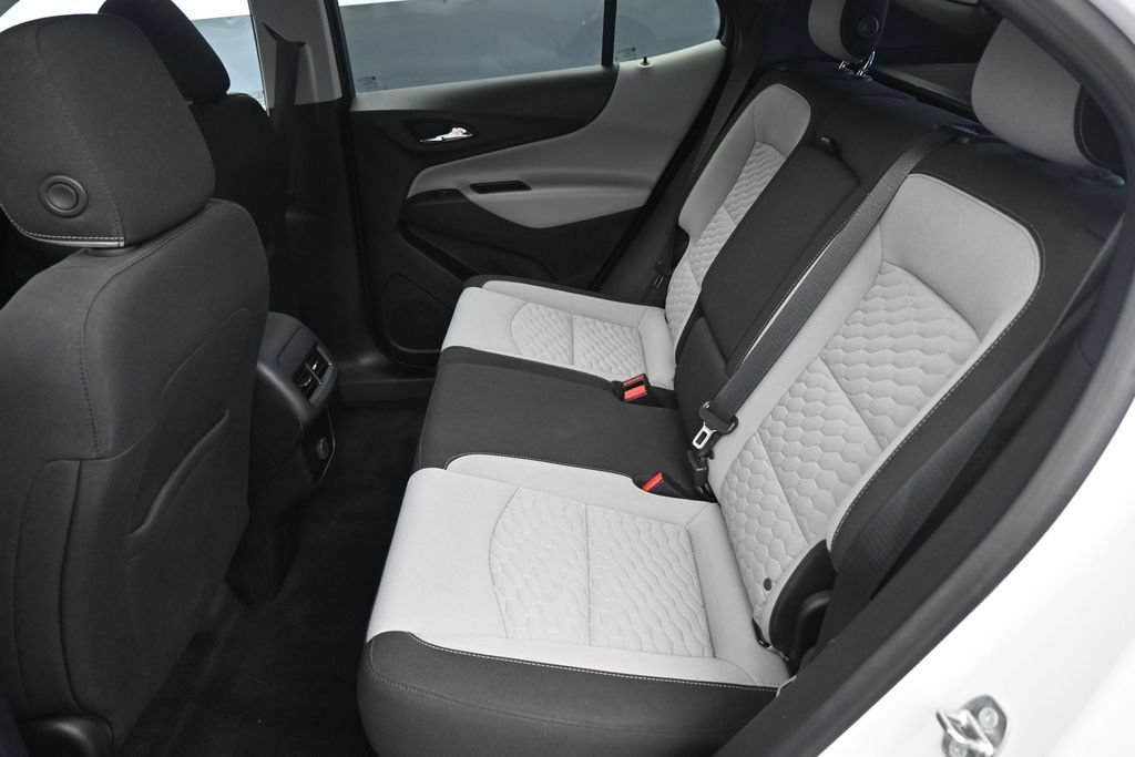 Used 2018 Chevrolet Equinox LT FWD image 13