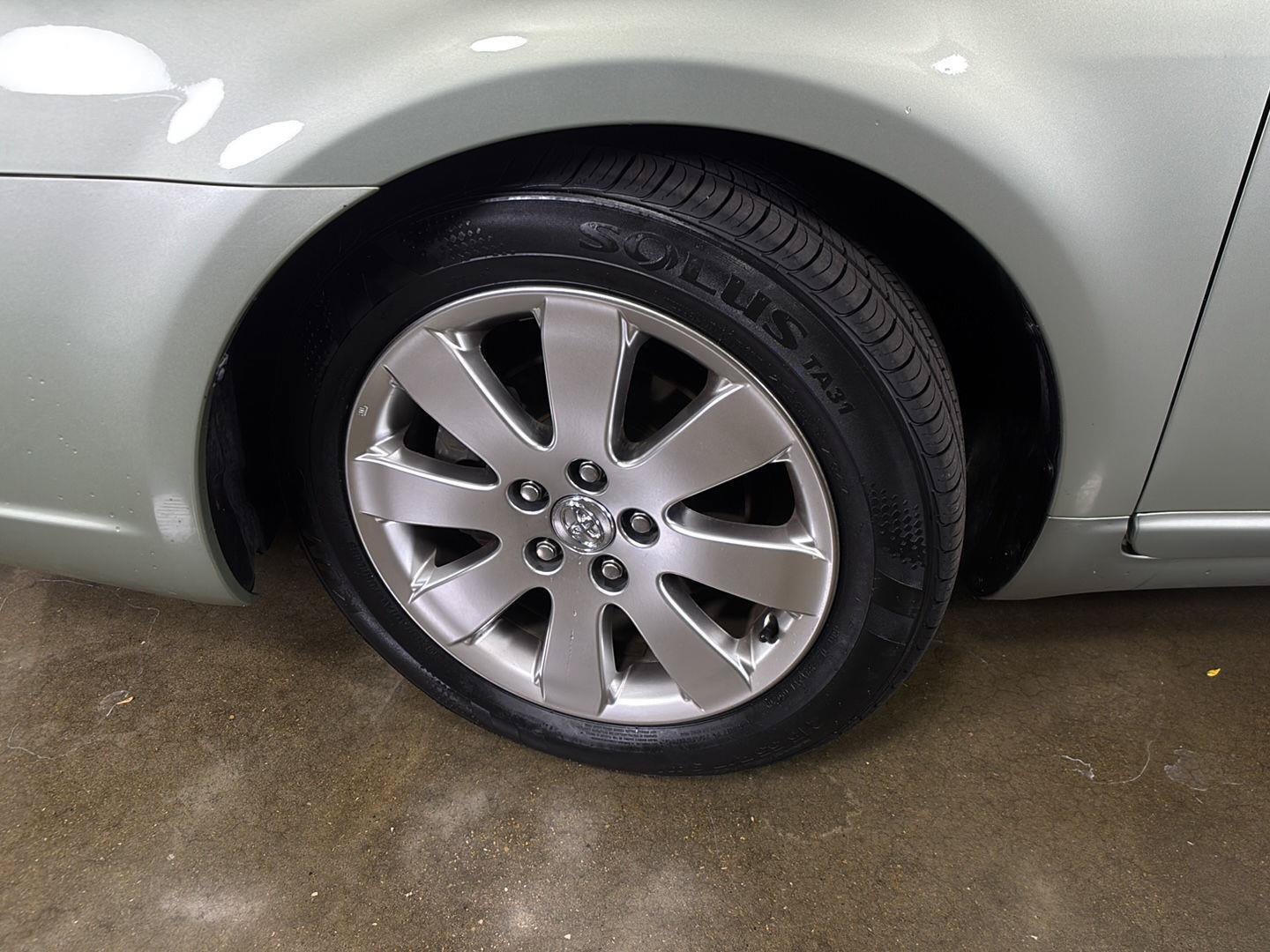 Used 2006 Toyota Avalon XLS FWD image 5
