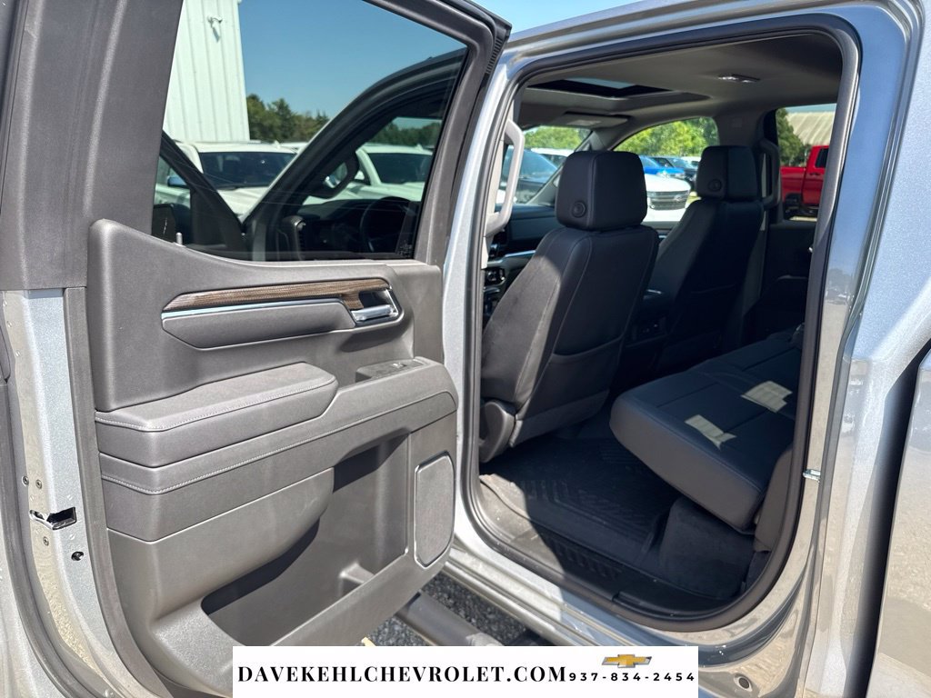 Used 2025 Chevrolet Silverado 1500 LT Trail Boss w/ LT Trail Boss Premium Package AWD/4WD image 24