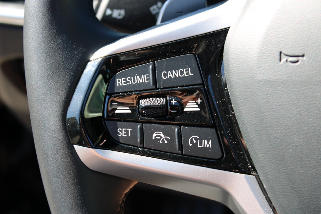 Used 2025 BMW 330i Sedan RWD image 14