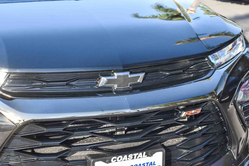 Used 2023 Chevrolet TrailBlazer RS w/ Sun and Liftgate Package image 9