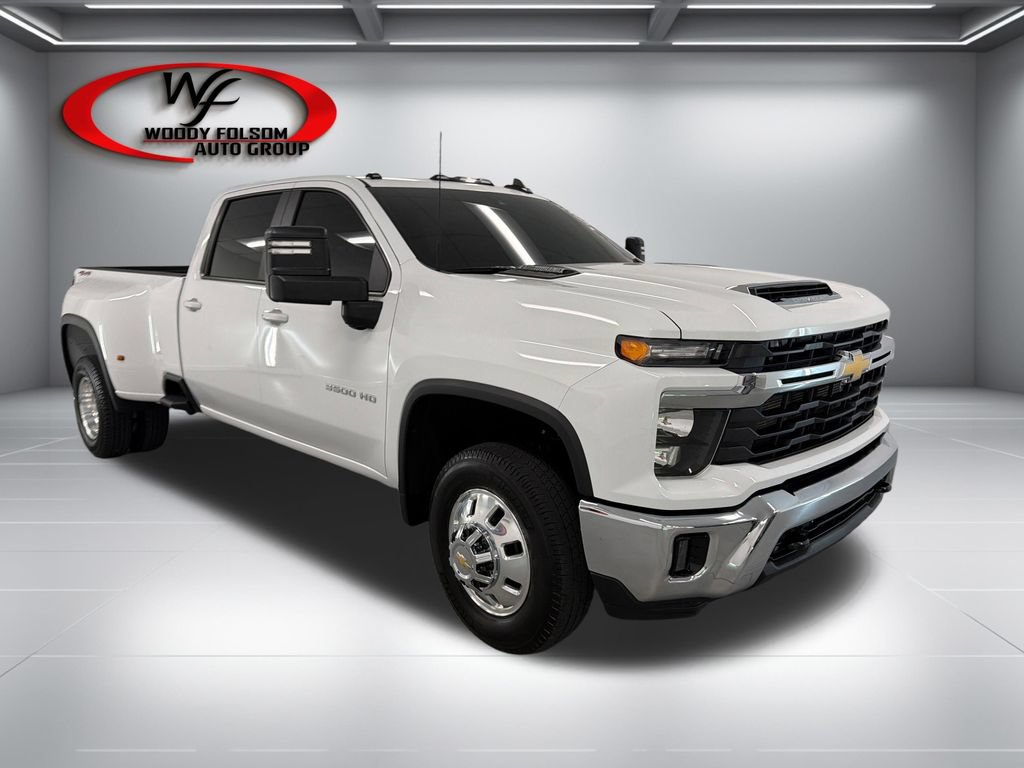 Used 2025 Chevrolet Silverado 3500 LT AWD/4WD image 3