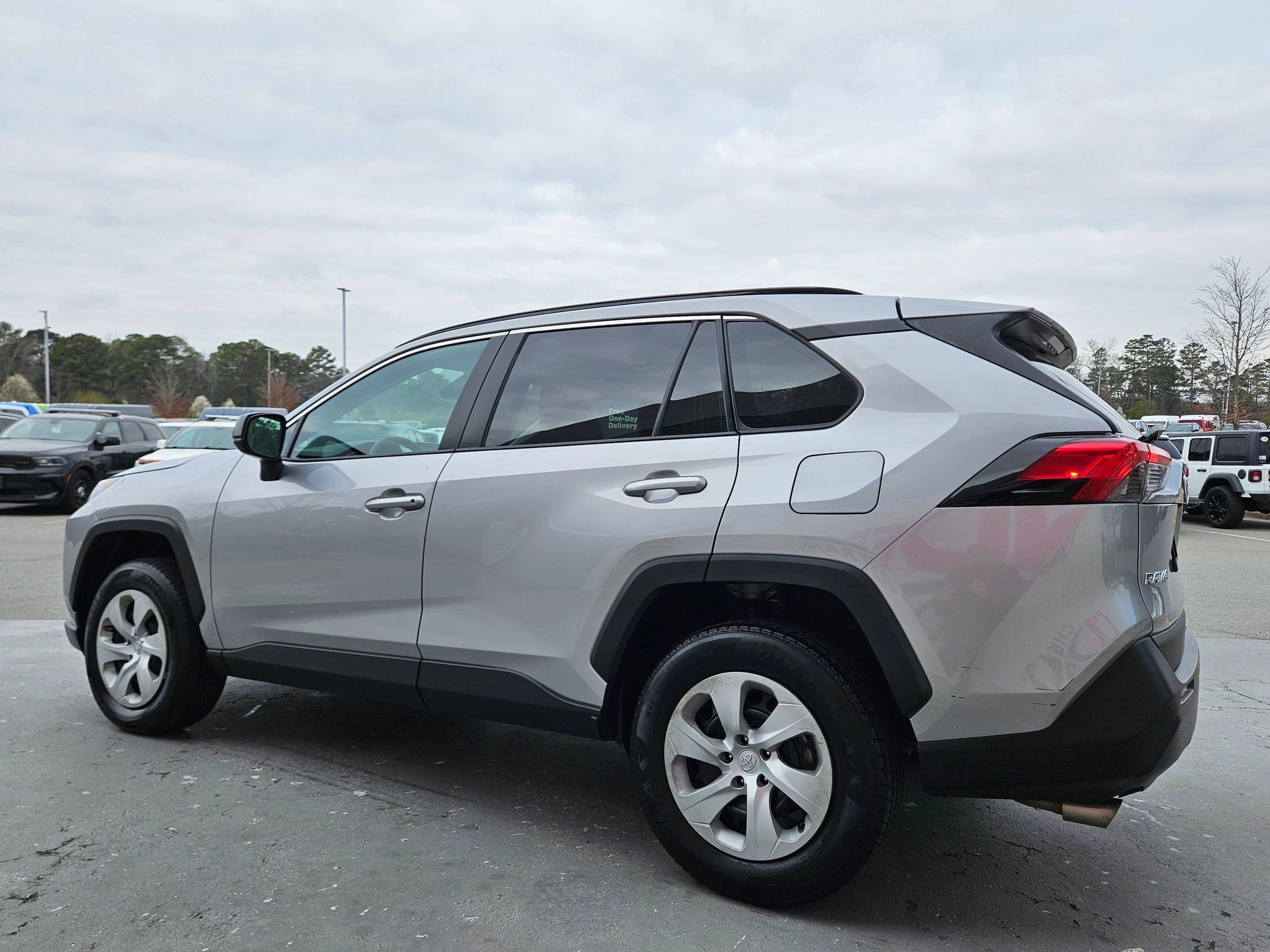 Used 2019 Toyota RAV4 LE w/ Carpet Mat Package image 5