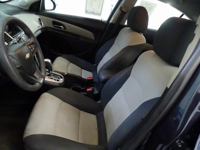 Used 2015 Chevrolet Cruze LS image 2