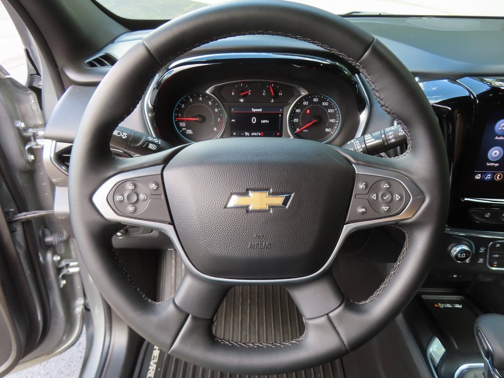 Used 2023 Chevrolet Traverse LT image 4