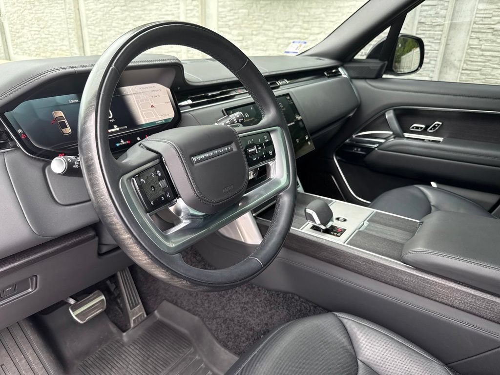 Used 2025 Land Rover Range Rover Autobiography AWD/4WD image 10