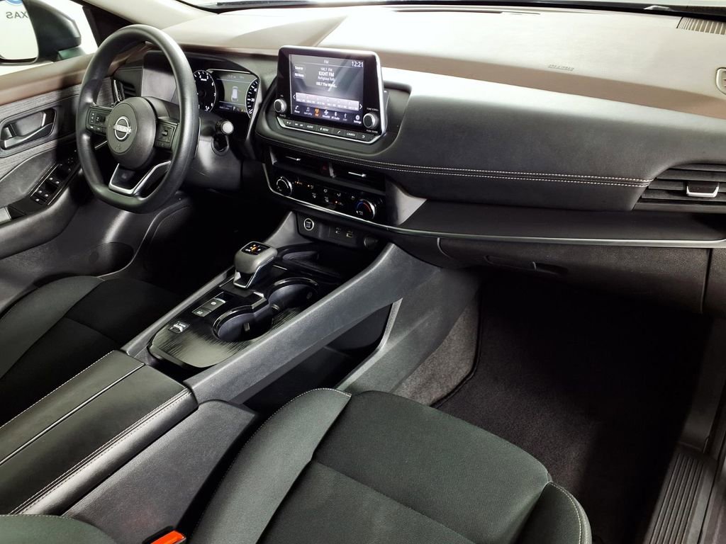 Used 2023 Nissan Rogue S FWD image 13