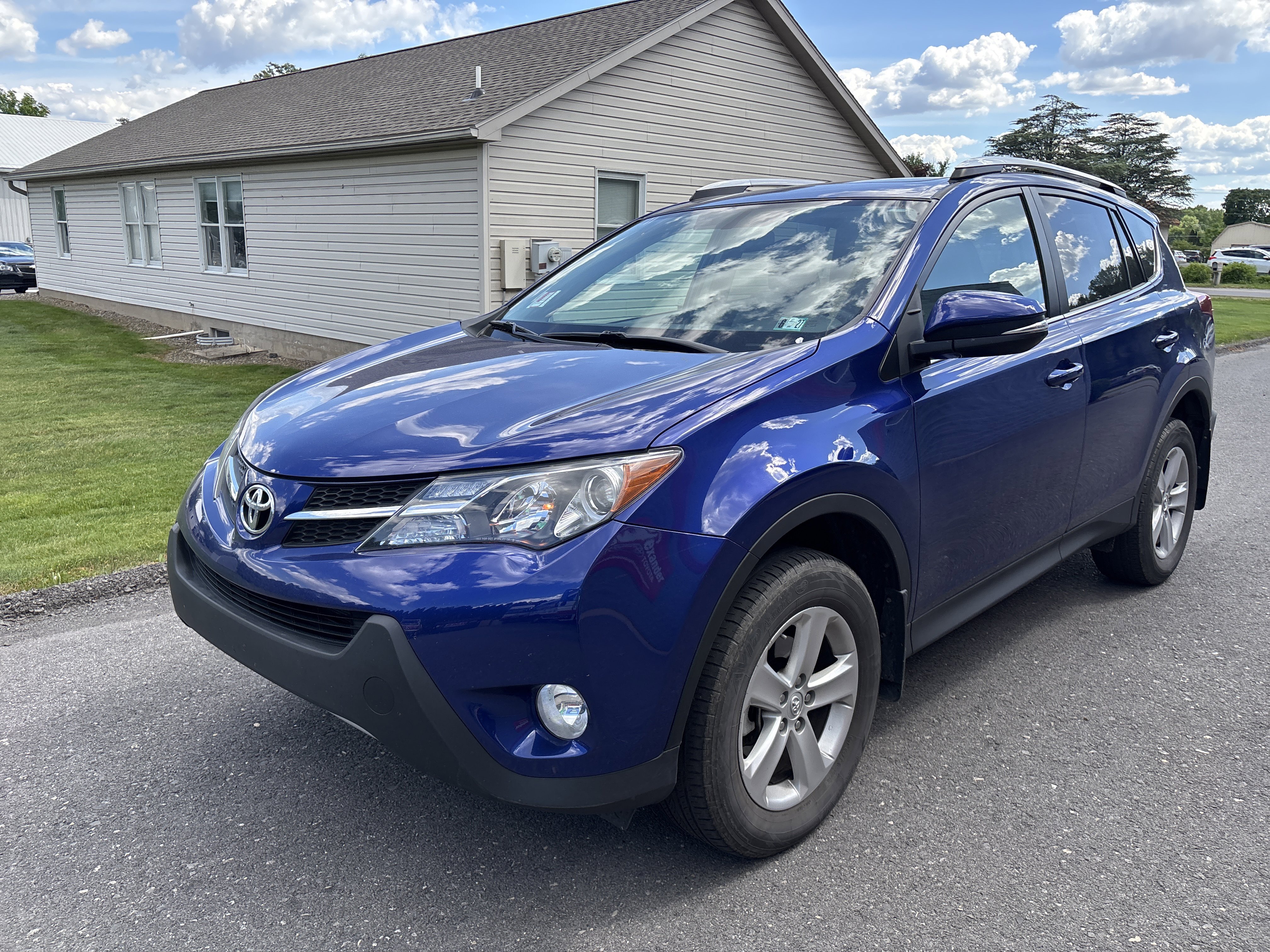 Used 2014 Toyota RAV4 XLE AWD/4WD image 7