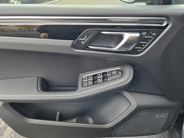 Used 2026 Porsche Macan image 19