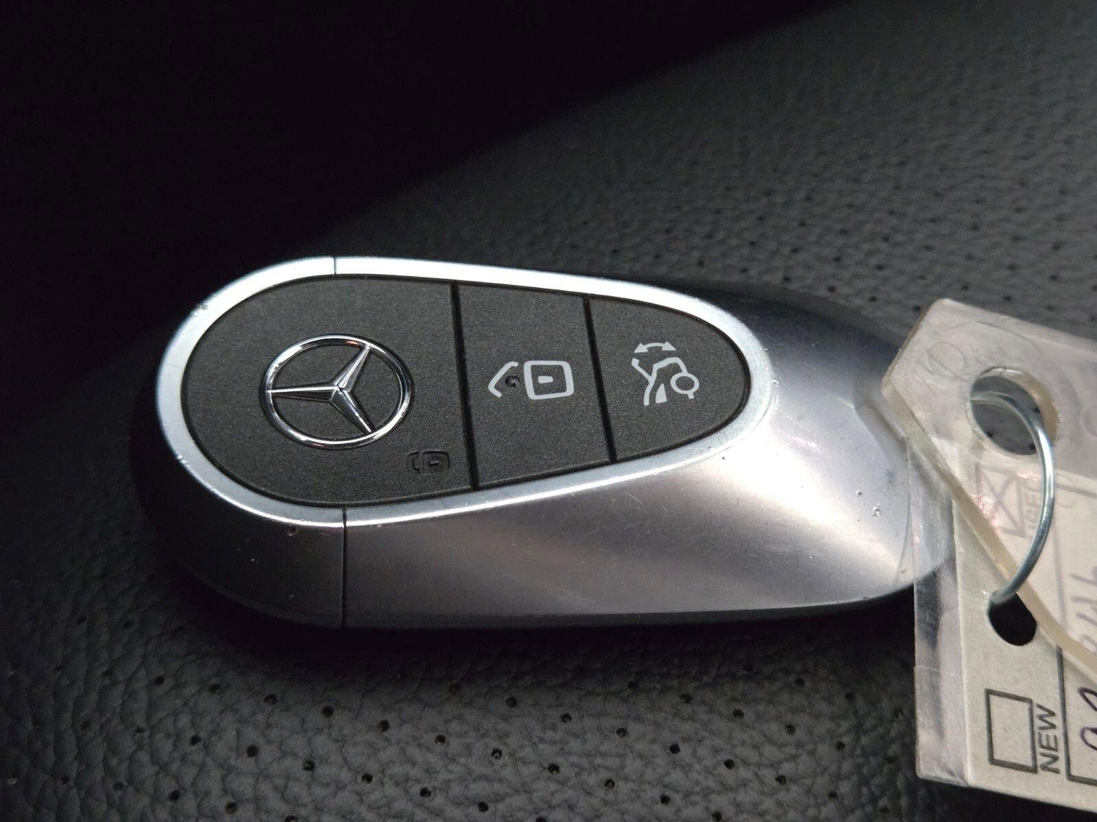 Used 2025 Mercedes-Benz C 300 Sedan image 27