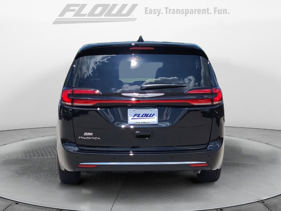 New 2025 Chrysler Pacifica Select image 6