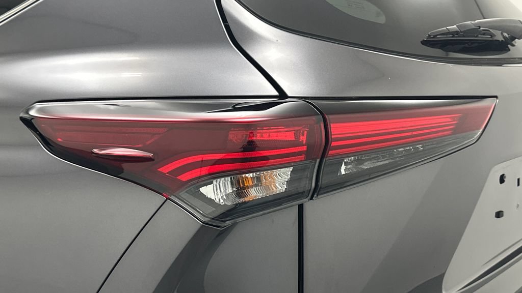 Certified 2024 Toyota Highlander XLE AWD/4WD image 23