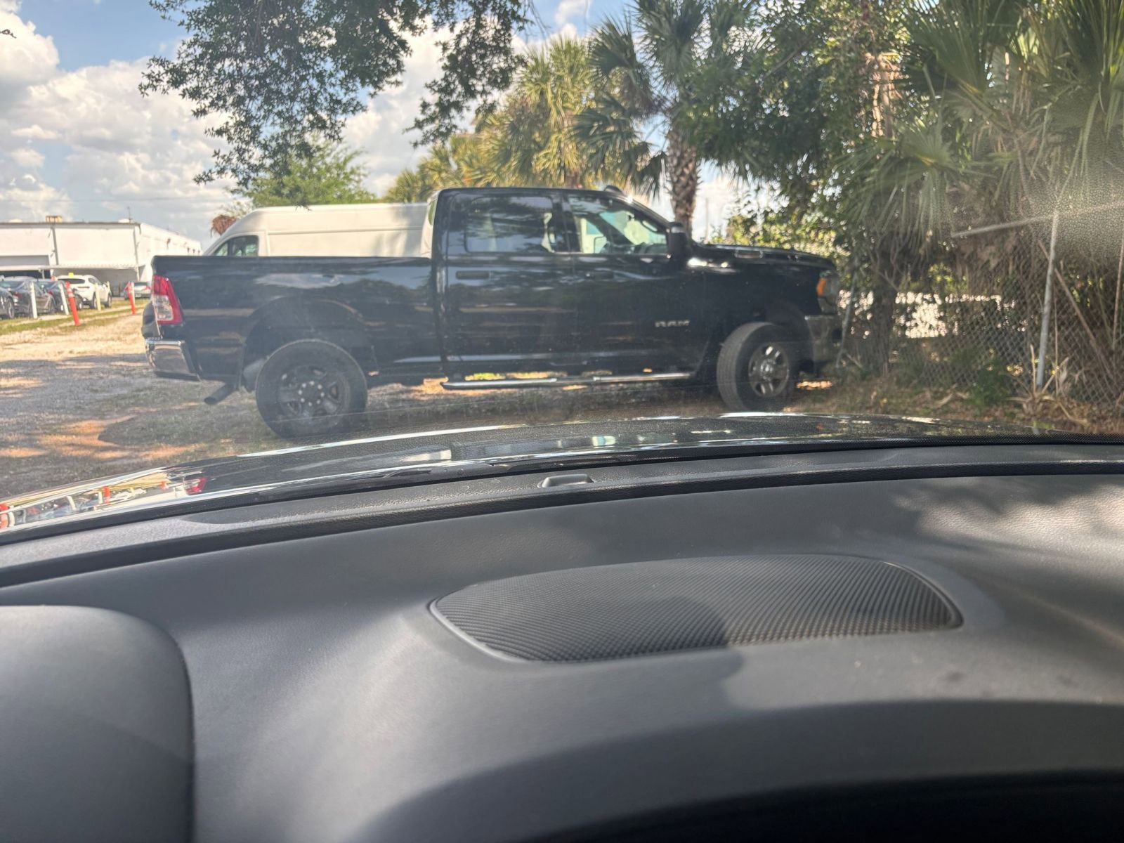 Used 2025 Kia Soul LX w/ LX Technology Package FWD image 18