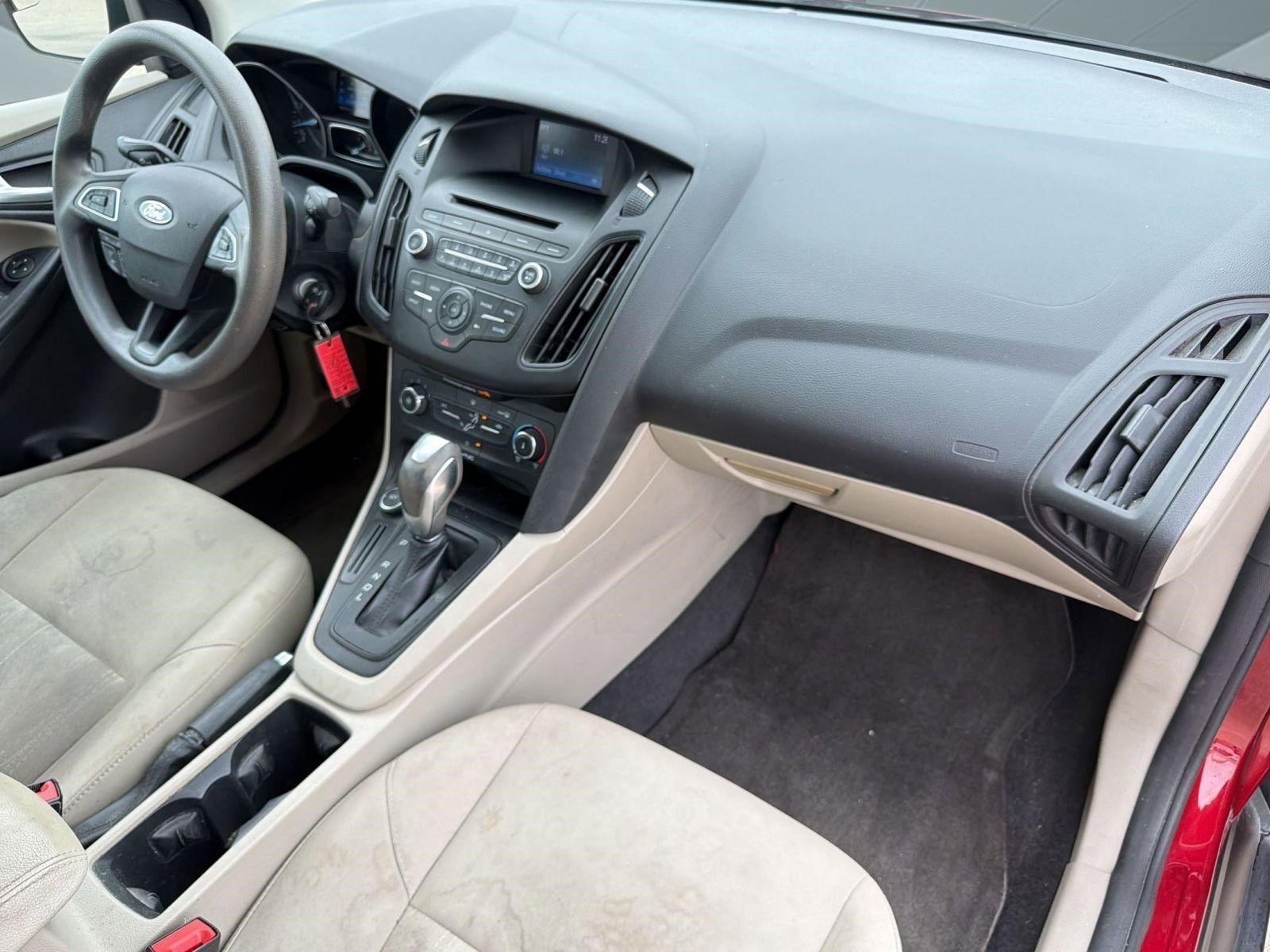 Used 2016 Ford Focus SE FWD image 25
