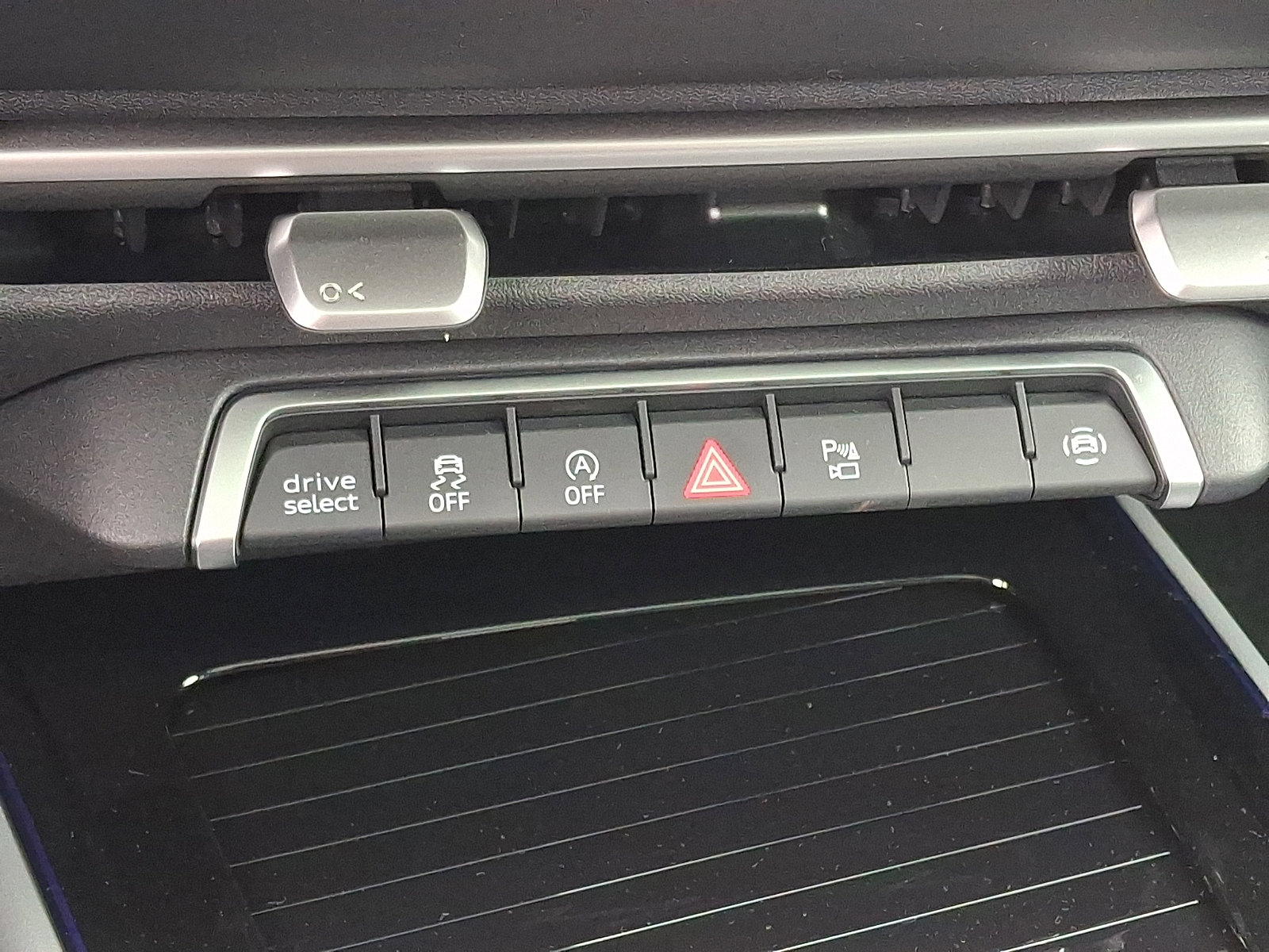 New 2026 Audi Q3 quattro 2.0T image 12