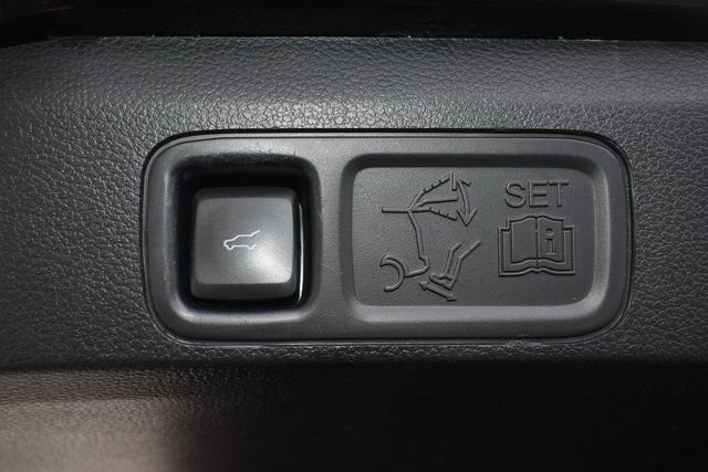 Used 2021 Ford Expedition Limited image 48