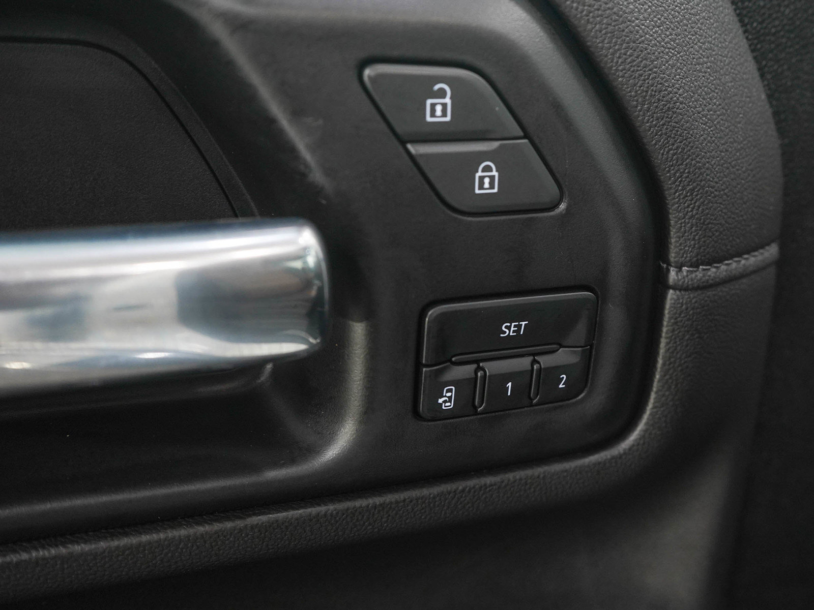 Used 2022 Chevrolet Silverado 2500 High Country w/ Technology Package AWD/4WD image 23